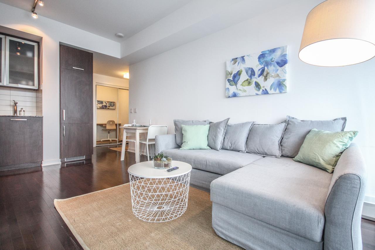 Sarkar Suites - Entertainment District Торонто Екстер'єр фото
