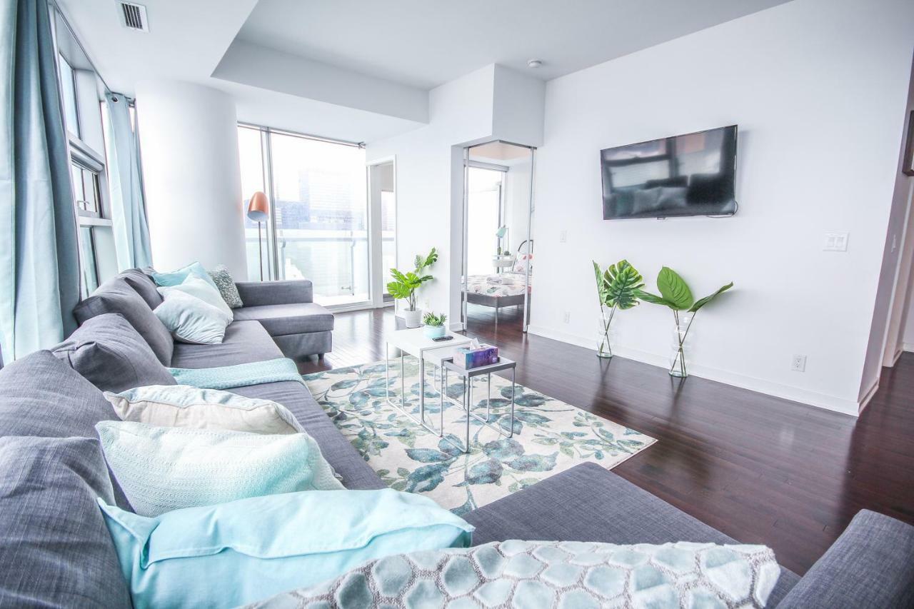 Sarkar Suites - Entertainment District Торонто Екстер'єр фото