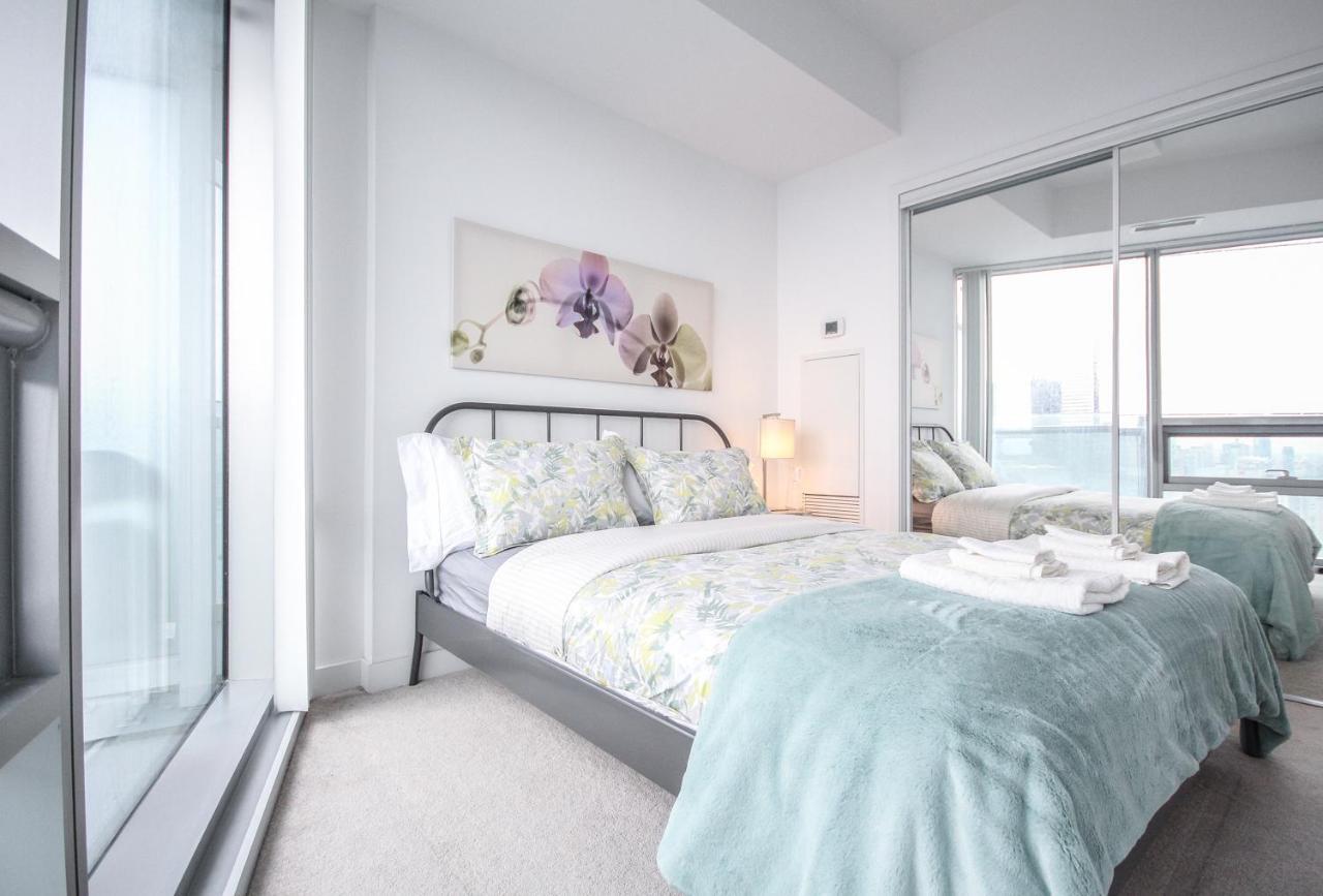 Sarkar Suites - Entertainment District Торонто Номер фото