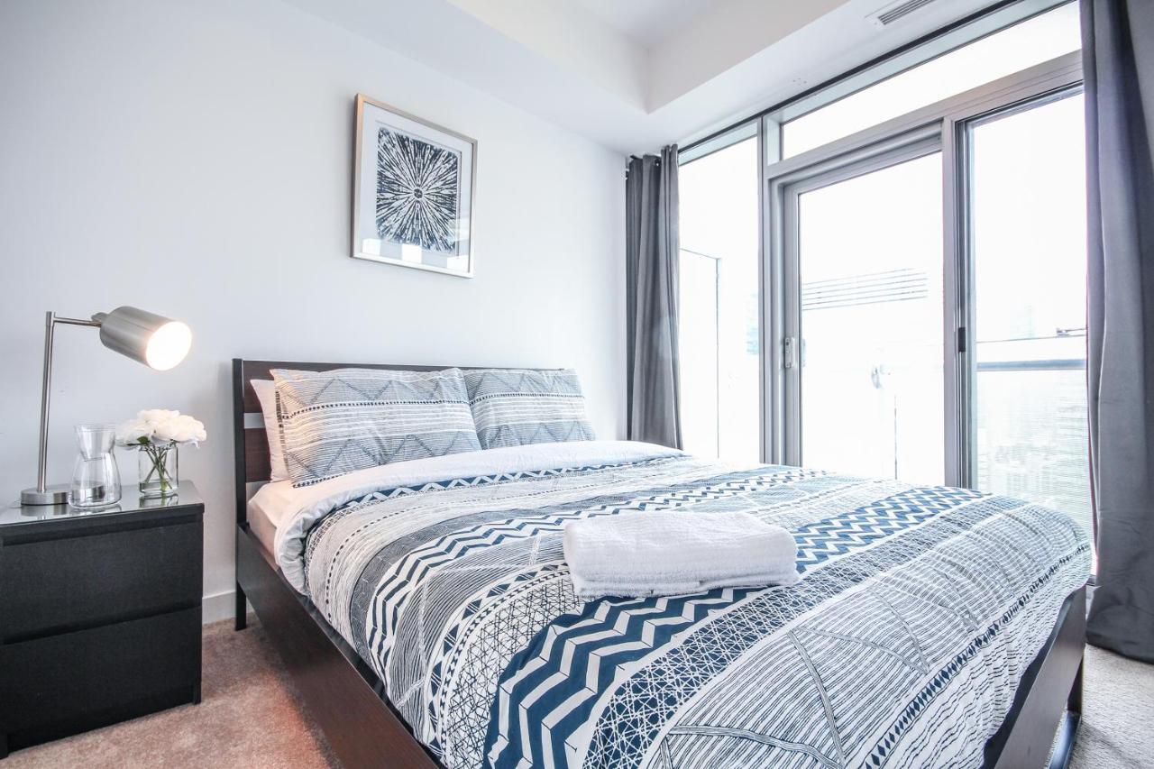Sarkar Suites - Entertainment District Торонто Екстер'єр фото