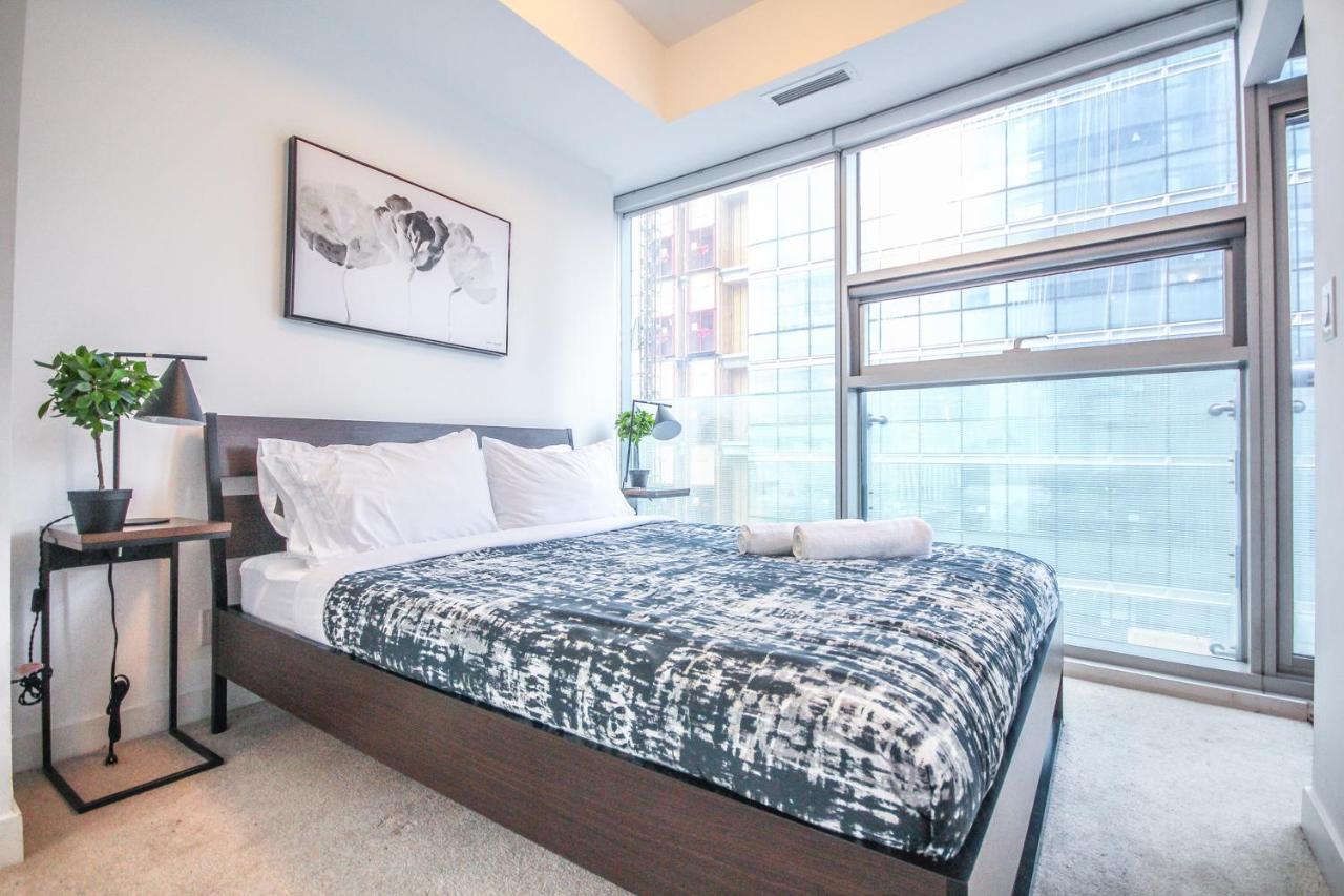 Sarkar Suites - Entertainment District Торонто Екстер'єр фото
