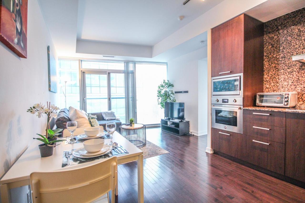 Sarkar Suites - Entertainment District Торонто Екстер'єр фото